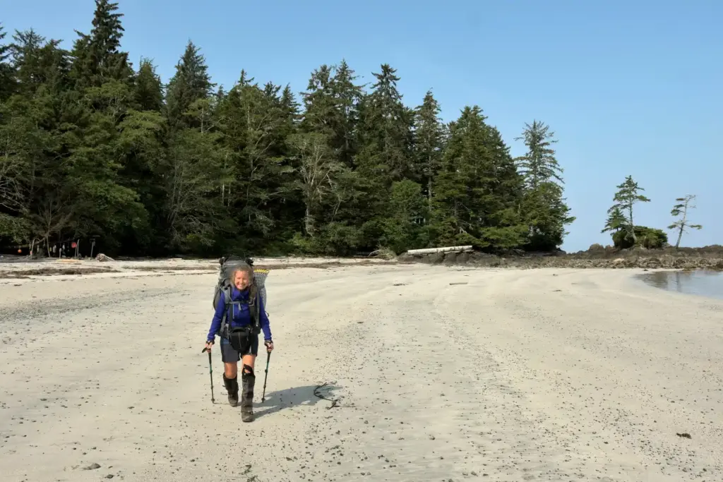 Autorin Verena Schmidt wandert auf dem North Coast TRail Vancouver Islands