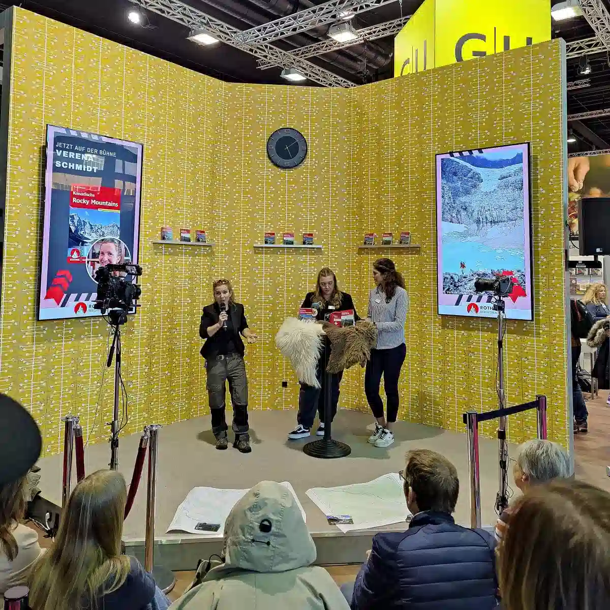 Verena Schmidt auf der 75. Buchmesse mit ihrem Buch Wanderführer Kanadische Rockies, Gräfe & Unzer, Bergverlag Rother