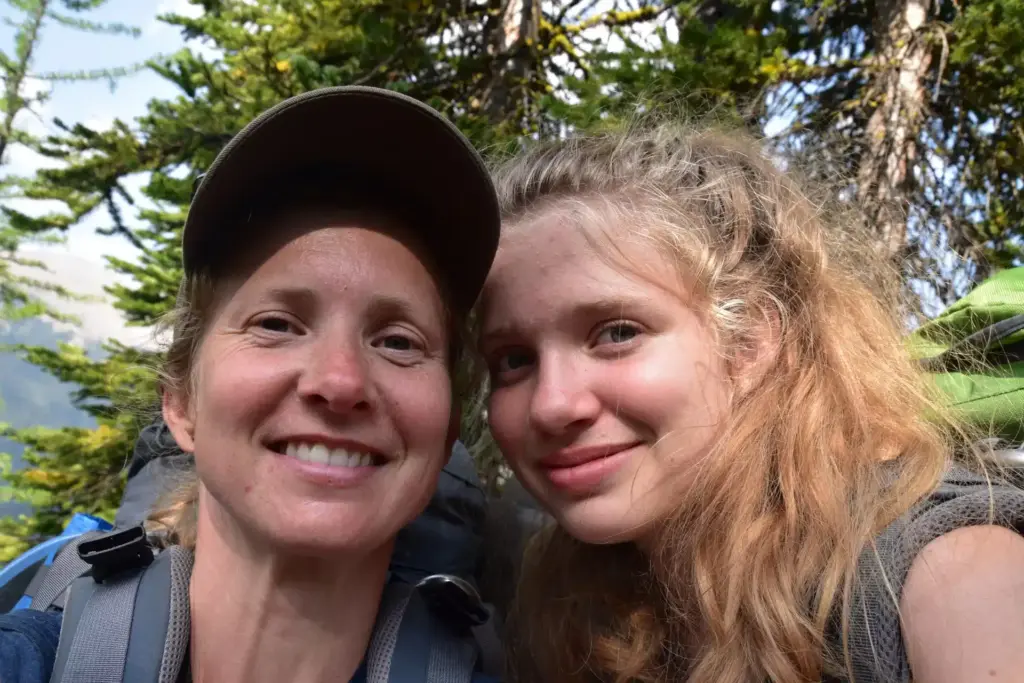 Analena Schmidt und Verena Schmidt in den kanadischen Rocky Mountains, wie Mutter & Tochter zum Dreamteam werden, Reiseabenteuerbericht bei Malik & Multivisions-Vortrag