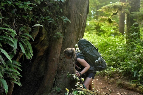 Autorin und Rednerin Verena Schmidt auf Entdeckungssuche in Westkanada, fotografiert von Paul Ehrig