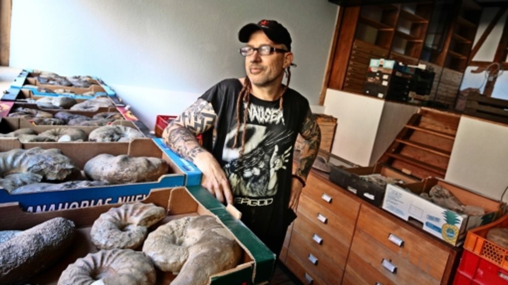 Bericht über Oliver Schmid uns seine Muschelkalksammlung in der Stuttgarter Zeitung